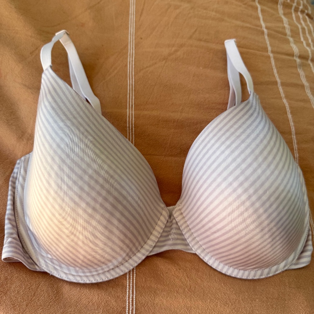 Victoria Secret Uplift Semi Bra 34DD